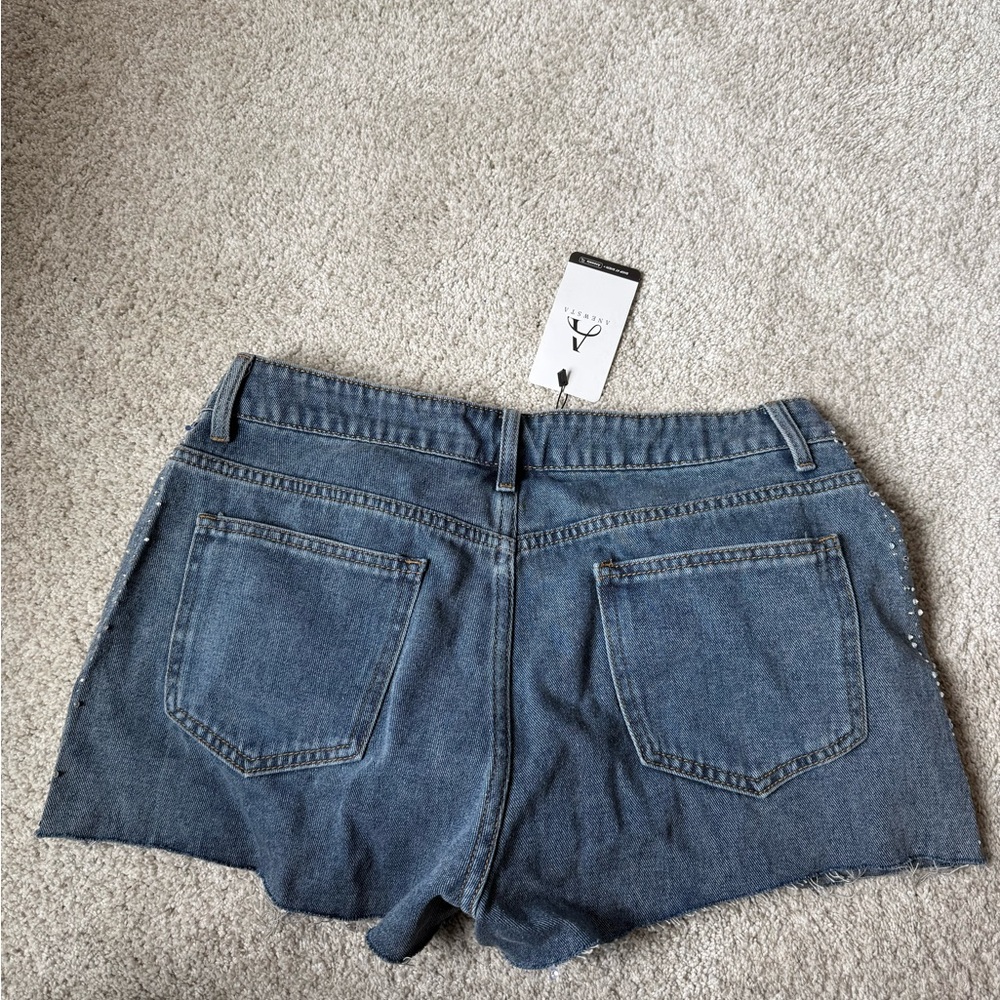 Stylish High Waist Denim Shorts with Studded Design - Picture 3 of 7